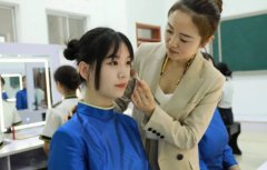 师生共同努力交通运输学校将进一步深化教育教学改革